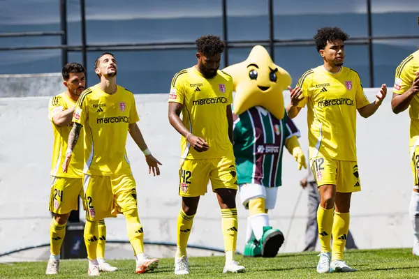 Cristian Castro Devenish, Liga Portekiz maçı sırasında Estrela Amadora ve AVS Futebol SAD takımları arasında Estadio Jose Gomes 'de (Maciej Rogowski)