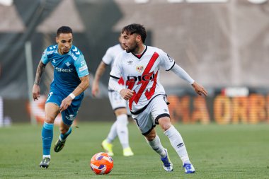 Antony Santos ve Unai Lopez, LaLiga EA SPORTS maçı sırasında Estadio de Vallecas 'ta Rayo Vallecano ve Real Betis Balompie takımları arasında görüldü (Maciej Rogowski