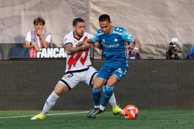 Alfonso Espino ve Antony Santos, LaLiga EA SPORTS maçı sırasında Estadio de Vallecas 'ta Rayo Vallecano ve Real Betis Balompie takımları arasında görüldü (Maciej Rogowski