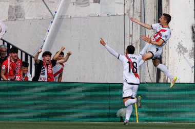 Jorge de Frutos, Estadio de Vallecas 'taki Rayo Vallecano ve Real Betis Balompie (Maciej Rogowski) takımları arasında oynanan LaLiga EA SPORTS maçında gol attıktan sonra kutlama yaparken görüldü.