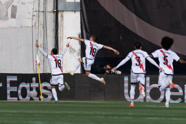 Jorge de Frutos, Estadio de Vallecas 'taki Rayo Vallecano ve Real Betis Balompie (Maciej Rogowski) takımları arasında oynanan LaLiga EA SPORTS maçında gol attıktan sonra kutlama yaparken görüldü.