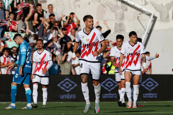 Florian Lejeune, Estadio de Vallecas 'taki Rayo Vallecano ve Real Betis Balompie (Maciej Rogowski