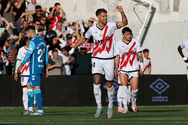 Florian Lejeune, Estadio de Vallecas 'taki Rayo Vallecano ve Real Betis Balompie (Maciej Rogowski