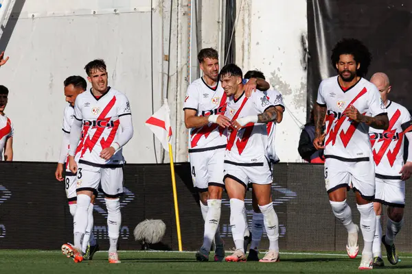 Florian Lejeune ve Andrei Ratiu, Estadio de Vallecas 'taki Rayo Vallecano ve Real Betis Balompie (Maciej Rogowski
