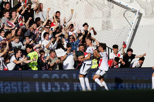 Florian Lejeune ve Pedro Diaz, Estadio de Vallecas 'taki Rayo Vallecano ve Real Betis Balompie (Maciej Rogowski