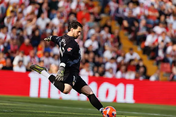 Josep Chavarria, Estadio de Vallecas 'ta Rayo Vallecano ve Real Betis Balompie (Maciej Rogowski) takımları arasında LaLiga EA SPORTS maçı sırasında görüldü.