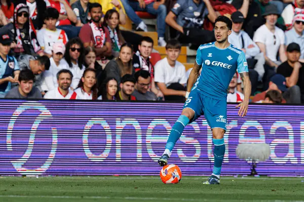 Marc Bartra, Estadio de Vallecas 'ta Rayo Vallecano ve Real Betis Balompie takımları arasında oynanan LaLiga EA SPORTS maçı sırasında görüldü (Maciej Rogowski