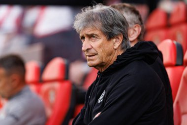 Manuel Pellegrini, Estadio de Vallecas 'ta Rayo Vallecano ve Real Betis Balompie takımları arasında oynanan LaLiga EA SPORTS maçı sırasında görüldü (Maciej Rogowski