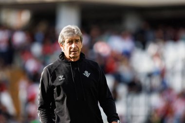Manuel Pellegrini, Estadio de Vallecas 'ta Rayo Vallecano ve Real Betis Balompie takımları arasında oynanan LaLiga EA SPORTS maçı sırasında görüldü (Maciej Rogowski