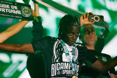 Marques de Pombal 'da (Maciej Rogowski) unvan kazandıktan sonra Spor CP kutlamaları sırasında görülen Geovany Quenda)