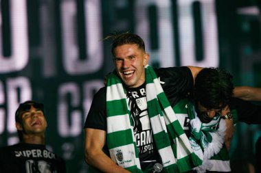 Viktor Gyokeres ve Ricardo Esgaio, Marques de Pombal 'da (Maciej Rogowski) ünvan kazandıktan sonra Sportif CP kutlamaları sırasında görüldü.)