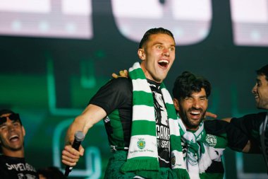 Viktor Gyokeres ve Ricardo Esgaio, Marques de Pombal 'da (Maciej Rogowski) ünvan kazandıktan sonra Sportif CP kutlamaları sırasında görüldü.)