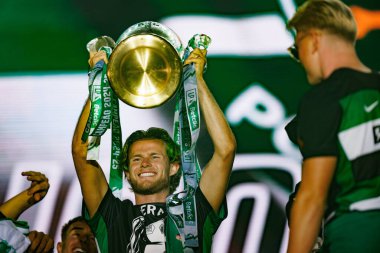 Morten Hjulmand, Marques de Pombal 'da (Maciej Rogowski) şampiyon olduktan sonra Sportif CP kutlamaları sırasında görüldü.)