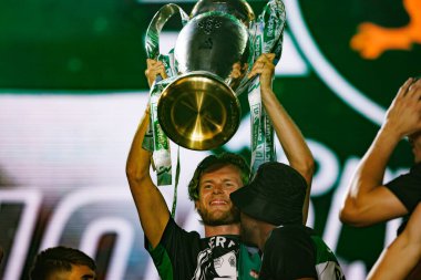 Morten Hjulmand, Marques de Pombal 'da (Maciej Rogowski) şampiyon olduktan sonra Sportif CP kutlamaları sırasında görüldü.)