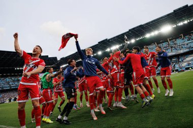 RC Celta de Vigo ve Rayo Vallecano (Maciej Rogowski) takımları arasında oynanan LaLiga EA SPORTS maçı sırasında RC Celta de Vigo ve Rayo Vallecano (Maciej Rogowski) takımları arasında kutlanan Rayo oyuncuları görülüyor.)