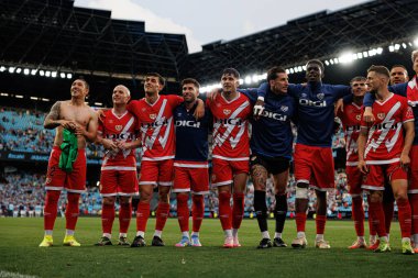 Rayo oyuncuları LaLiga EA SPORTS maçında RC Celta de Vigo ve Rayo Vallecano (Maciej Rogowski)