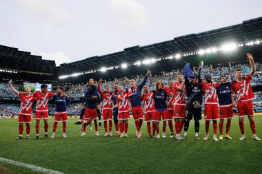 Rayo oyuncuları LaLiga EA SPORTS maçında RC Celta de Vigo ve Rayo Vallecano (Maciej Rogowski)