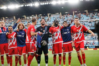 Rayo oyuncuları LaLiga EA SPORTS maçında RC Celta de Vigo ve Rayo Vallecano (Maciej Rogowski)