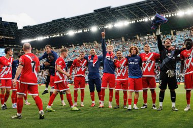 Rayo oyuncuları LaLiga EA SPORTS maçında RC Celta de Vigo ve Rayo Vallecano (Maciej Rogowski)