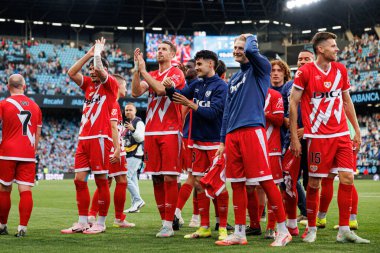 Rayo oyuncuları LaLiga EA SPORTS maçında RC Celta de Vigo ve Rayo Vallecano (Maciej Rogowski)