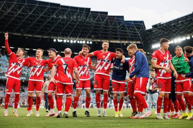 Rayo oyuncuları LaLiga EA SPORTS maçında RC Celta de Vigo ve Rayo Vallecano (Maciej Rogowski)