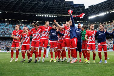 Rayo oyuncuları LaLiga EA SPORTS maçında RC Celta de Vigo ve Rayo Vallecano (Maciej Rogowski)