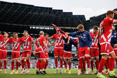 Rayo oyuncuları LaLiga EA SPORTS maçında RC Celta de Vigo ve Rayo Vallecano (Maciej Rogowski)