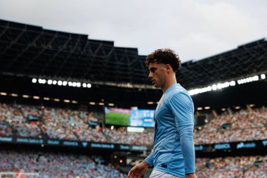 Fran Beltran, RC Celta de Vigo ve Rayo Vallecano (Maciej Rogowski) takımları arasında LaLiga EA SPORTS maçı sırasında görüldü)