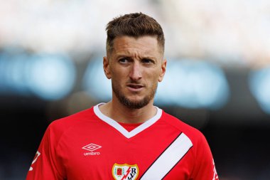 Ivan Balliu, RC Celta de Vigo ve Rayo Vallecano (Maciej Rogowski) takımları arasında LaLiga EA SPORTS maçı sırasında görüldü.)