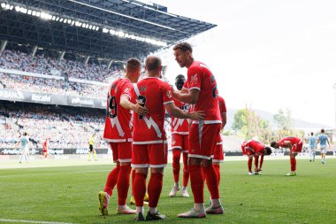 RC Celta de Vigo ve Rayo Vallecano (Maciej Rogowski) takımları arasında oynanan LaLiga EA Spor karşılaşmasında Rayo 'nun oyuncuları Isi Palazon' dan gol üstüne gol atarken görüldü.)