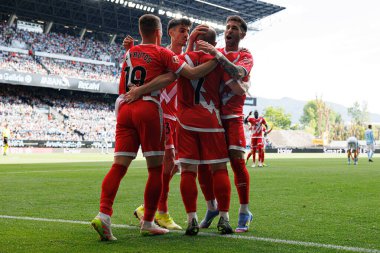 RC Celta de Vigo ve Rayo Vallecano (Maciej Rogowski) takımları arasında oynanan LaLiga EA Spor karşılaşmasında Rayo 'nun oyuncuları Isi Palazon' dan gol üstüne gol atarken görüldü.)