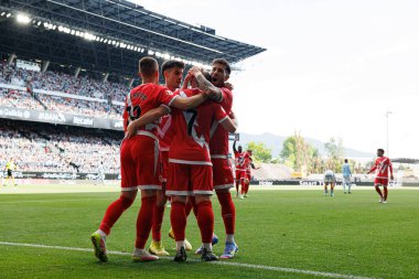 RC Celta de Vigo ve Rayo Vallecano (Maciej Rogowski) takımları arasında oynanan LaLiga EA Spor karşılaşmasında Rayo 'nun oyuncuları Isi Palazon' dan gol üstüne gol atarken görüldü.)