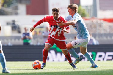 Unai Lopez ve Fer Lopez, LaLiga EA SPORTS maçı sırasında RC Celta de Vigo ve Rayo Vallecano (Maciej Rogowski)
