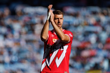 Florian Lejeune, RC Celta de Vigo ve Rayo Vallecano (Maciej Rogowski) takımları arasında LaLiga EA SPORTS maçı sırasında görüldü.)