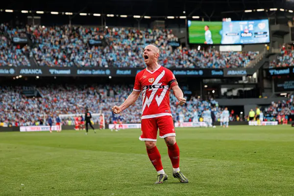 LaLiga EA SPORTS maçı sırasında RC Celta de Vigo ve Rayo Vallecano (Maciej Rogowski) takımları arasında görülen Isi Palazon)