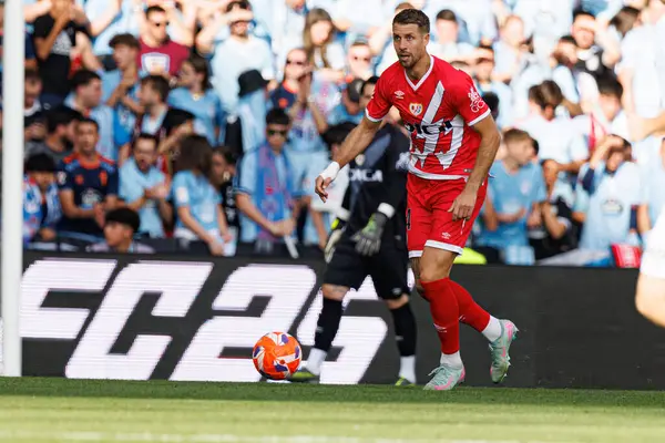 Florian Lejeune, RC Celta de Vigo ve Rayo Vallecano (Maciej Rogowski) takımları arasında LaLiga EA SPORTS maçı sırasında görüldü.)