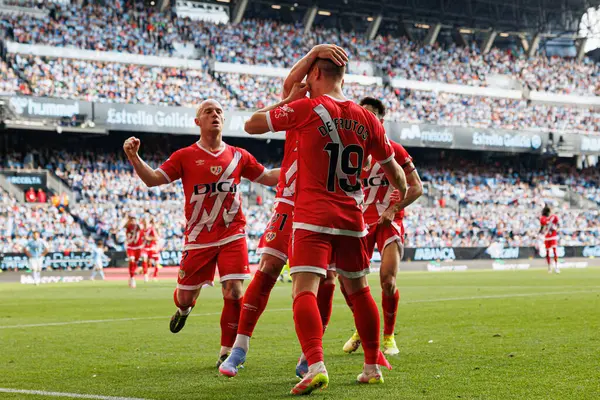 Rayo oyuncuları, LaLiga EA SPORTS maçında RC Celta de Vigo ve Rayo Vallecano (Maciej Rogowski)