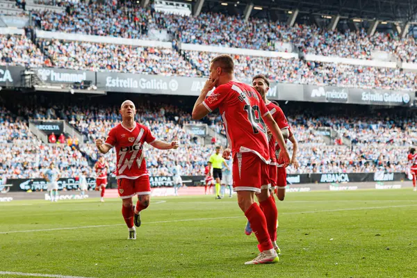 Rayo oyuncuları, LaLiga EA SPORTS maçında RC Celta de Vigo ve Rayo Vallecano (Maciej Rogowski)