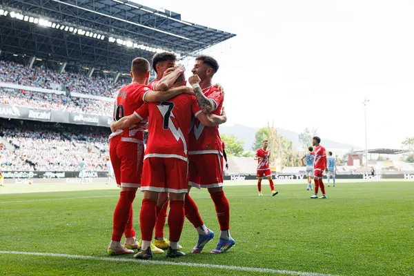 RC Celta de Vigo ve Rayo Vallecano (Maciej Rogowski) takımları arasında oynanan LaLiga EA Spor karşılaşmasında Rayo 'nun oyuncuları Isi Palazon' dan gol üstüne gol atarken görüldü.)