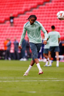 Djed Spence, UEFA Avrupa Ligi Finali öncesinde Tottenham Hotspur FC 'nin resmi eğitim oturumunda görüldü (Maciej Rogowski)