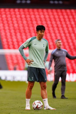 Heung-min Son, UEFA Avrupa Ligi Finali öncesinde Tottenham Hotspur FC 'nin resmi eğitim oturumunda görüldü (Maciej Rogowski)