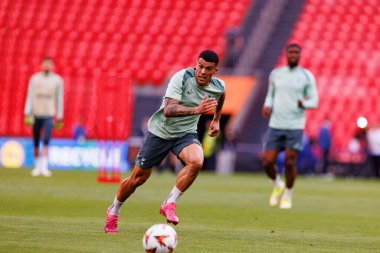  Pedro Porro, UEFA Avrupa Ligi Finali öncesinde Tottenham Hotspur FC 'nin resmi eğitim oturumunda görüldü (Maciej Rogowski)