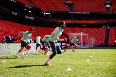 Djed Spence, UEFA Avrupa Ligi Finali öncesinde Tottenham Hotspur FC 'nin resmi eğitim oturumunda görüldü (Maciej Rogowski)