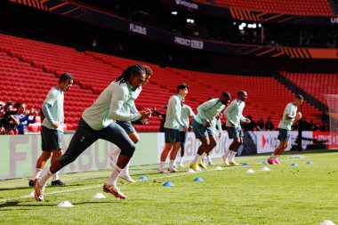 Djed Spence, UEFA Avrupa Ligi Finali öncesinde Tottenham Hotspur FC 'nin resmi eğitim oturumunda görüldü (Maciej Rogowski)