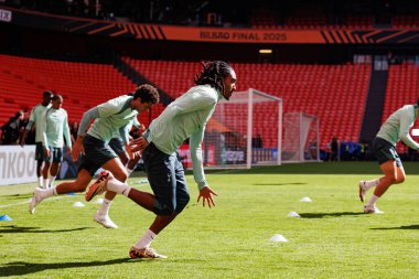 Djed Spence, UEFA Avrupa Ligi Finali öncesinde Tottenham Hotspur FC 'nin resmi eğitim oturumunda görüldü (Maciej Rogowski)