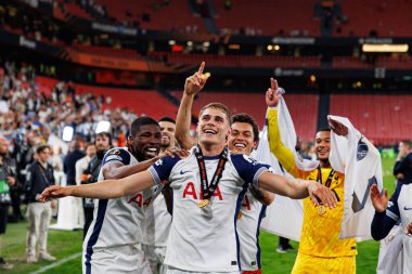 Tottenham oyuncuları UEFA Avrupa Ligi 2025 final maçında Tottenham Hotspur FC ve Manchester United FC (Maciej Rogowski)
