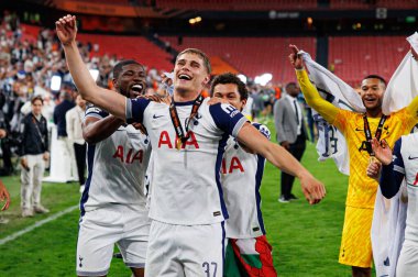Tottenham oyuncuları UEFA Avrupa Ligi 2025 final maçında Tottenham Hotspur FC ve Manchester United FC (Maciej Rogowski)