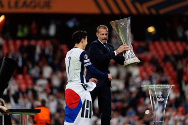 Heung-min Son ve Aleksander Ceferin, UEFA Avrupa Ligi 2025 final maçında Tottenham Hotspur FC ve Manchester United FC (Maciej Rogowski)
