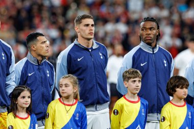 Pedro Porro, Micky van de Ven ve Destiny UEFA Avrupa Ligi 2025 final maçında Tottenham Hotspur FC ve Manchester United FC (Maciej Rogowski)