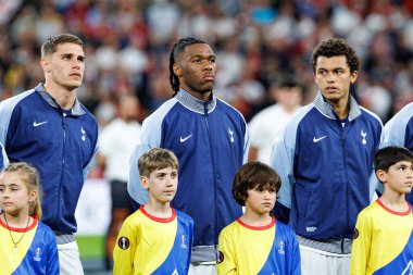 Micky van de Ven, Yves Bissouma ve Brennan Johnson UEFA Avrupa Ligi 2025 final maçında Tottenham Hotspur FC ve Manchester United FC (Maciej Rogowski)